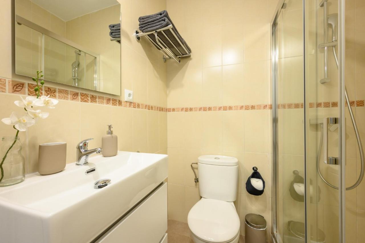 Pinzon 2, City Center By 10Tosea Fuengirola Bagian luar foto